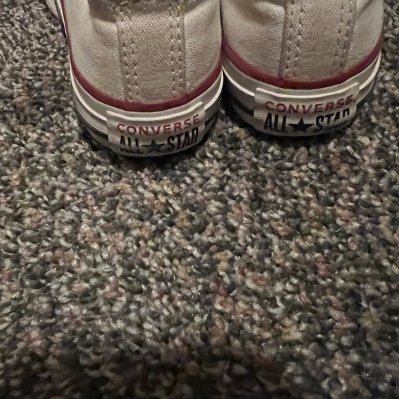 Children’s converse size 11. Preloved in good condition. - Picture 5 of 8